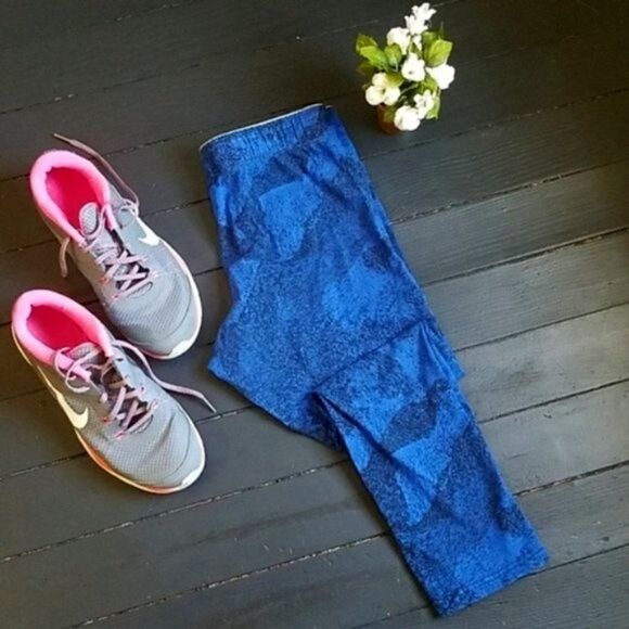 Nike blue capris  - Picture 1 of 8